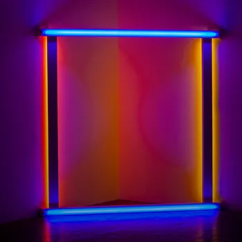 Abstract light installation with neon tubes in blue, purple and orange, arranged in a square pattern in front of a dark purple wall.